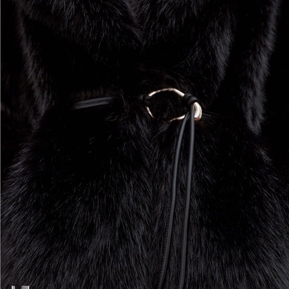 Luxurious Brown Faux Fur Coat with Belt, NEW - Picture 3 of 3